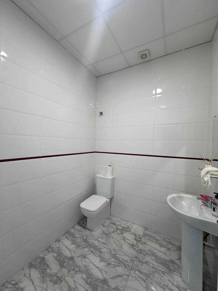 Kommersiell til salgs i Alhaurin de la Torre - € 185 000 (Ref: 9543011)