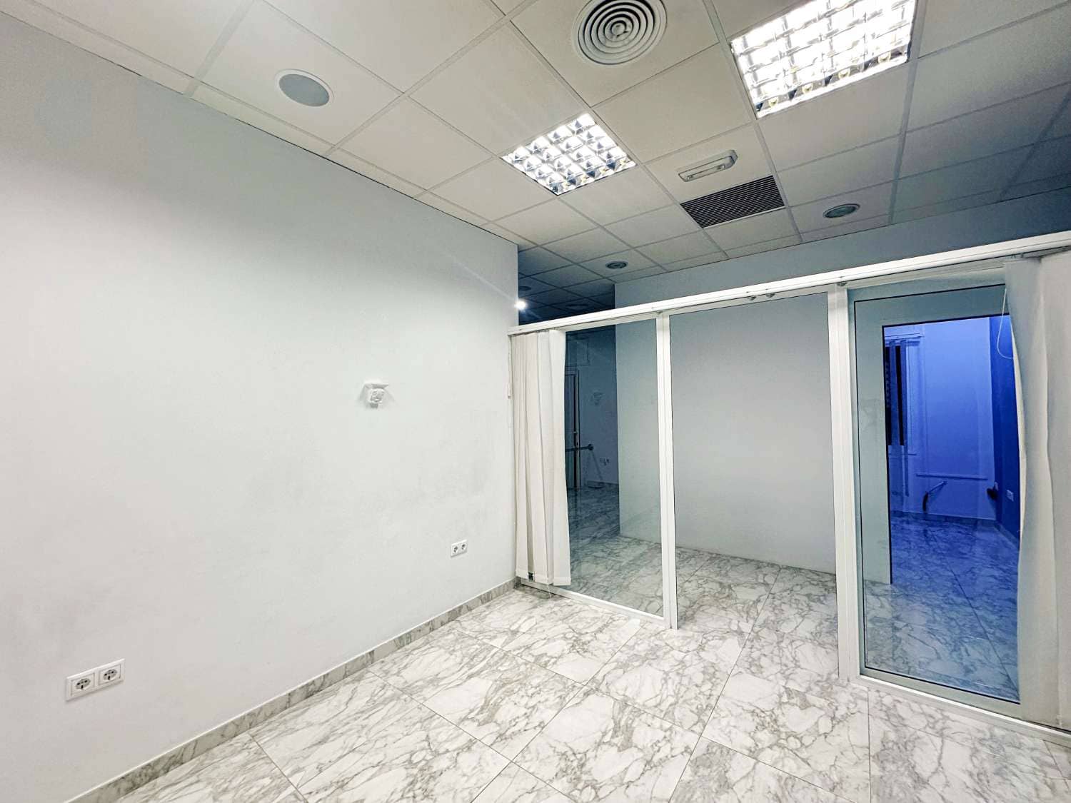 Kommersiell til salgs i Alhaurin de la Torre - € 185 000 (Ref: 9543011)