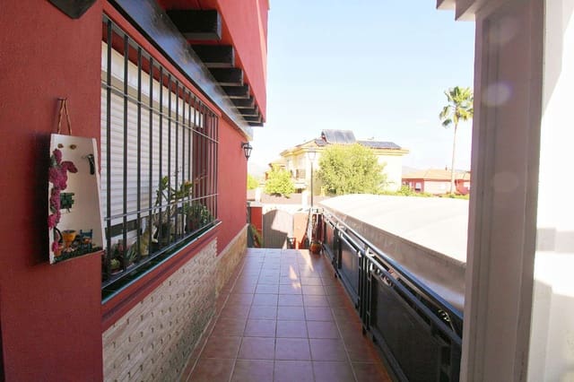 4 soverom Kjedet enebolig til salgs i Alhaurín de la Torre med svømmebasseng - € 550 000 (Ref: 9560885)