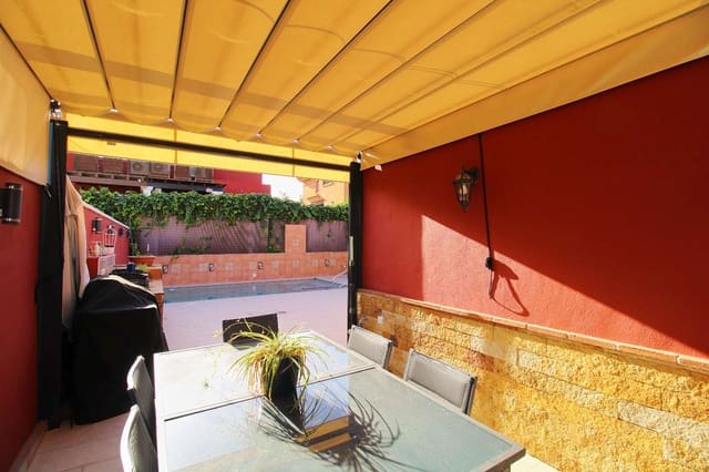 4 soverom Kjedet enebolig til salgs i Alhaurín de la Torre med svømmebasseng - € 550 000 (Ref: 9560885)