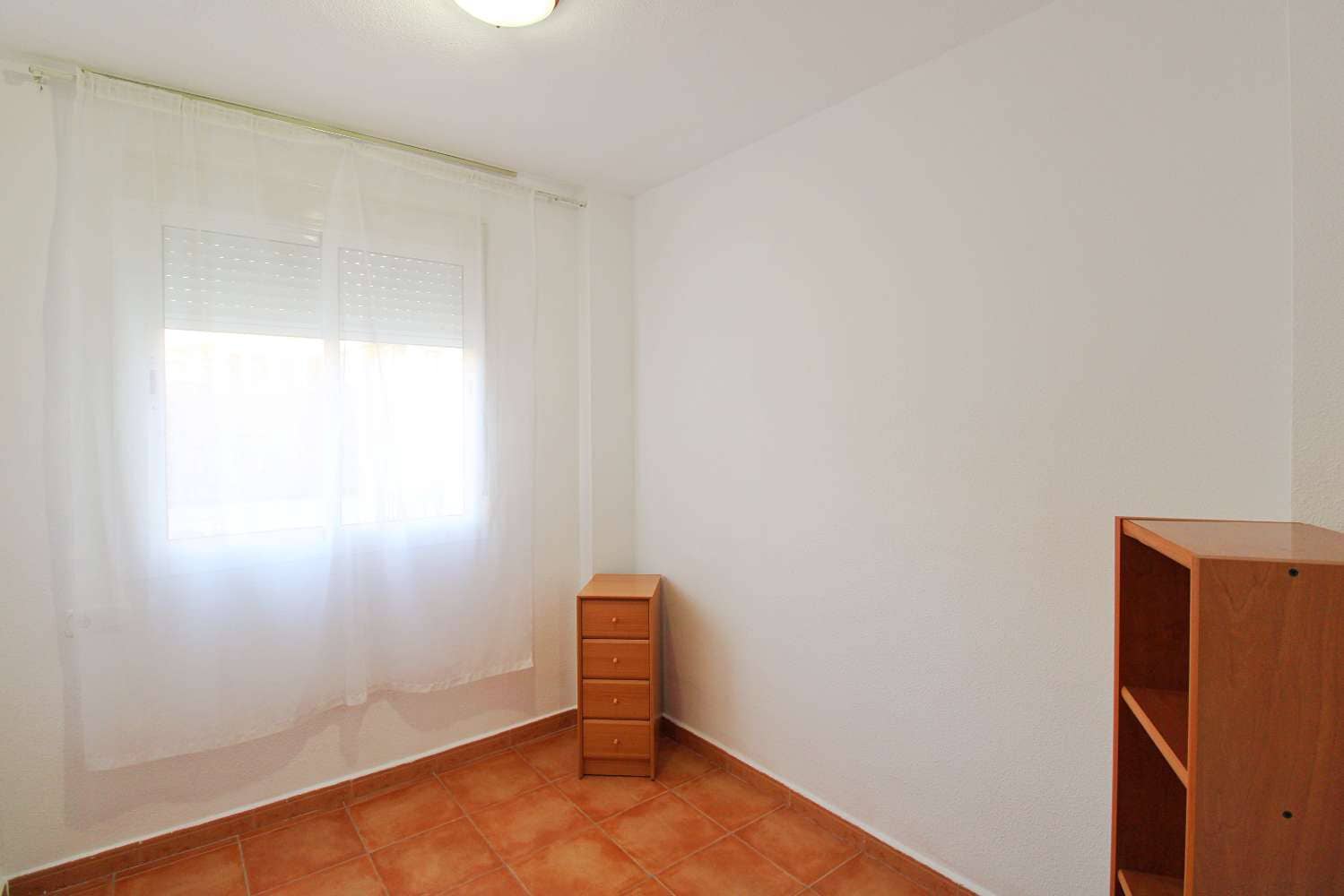 3 bedroom Flat for rent in Alhaurin de la Torre - € 1,100 (Ref: 9570574)