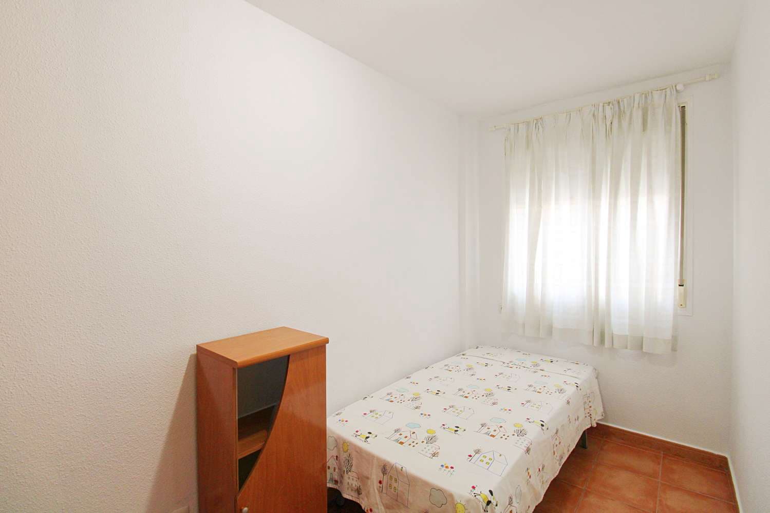 3 bedroom Flat for rent in Alhaurin de la Torre - € 1,100 (Ref: 9570574)