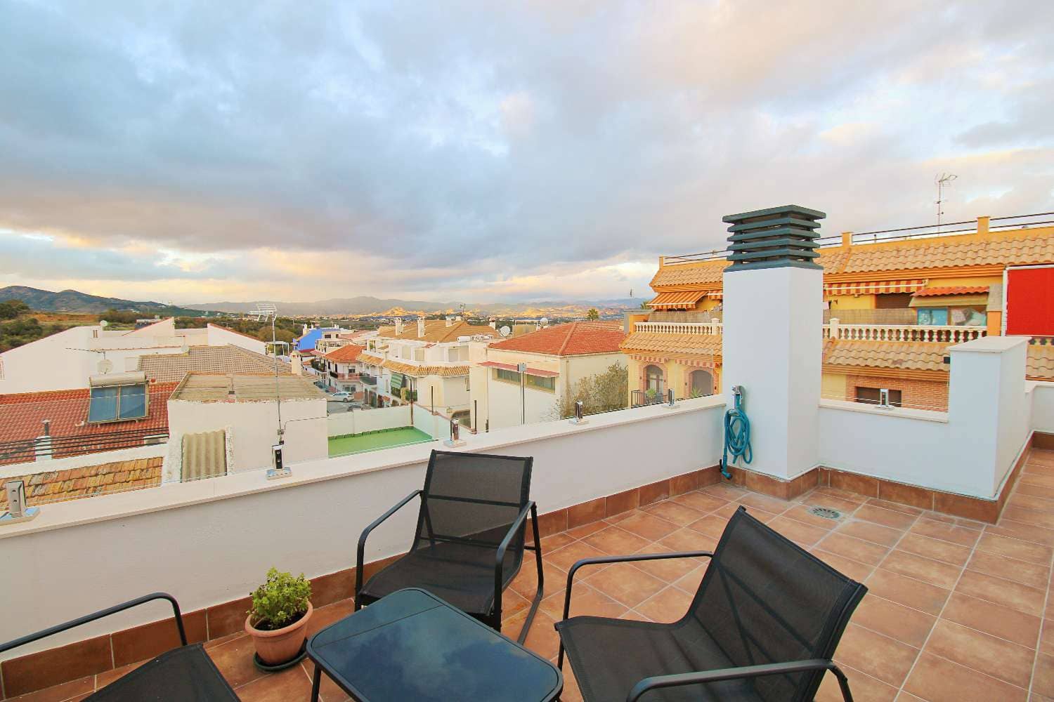 3 soverom Leilighet til salgs i Alhaurin de la Torre - € 299 000 (Ref: 9570575)