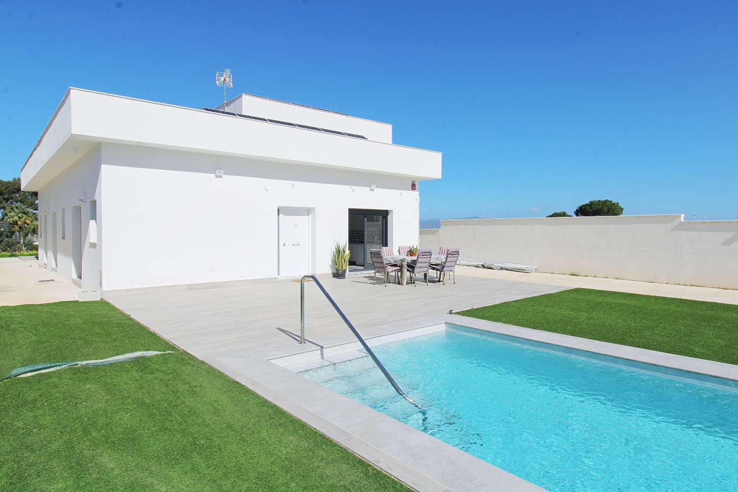 4 soveværelse Villa til salg i Alhaurin de la Torre med swimmingpool - € 810.000 (Ref: 9594600)