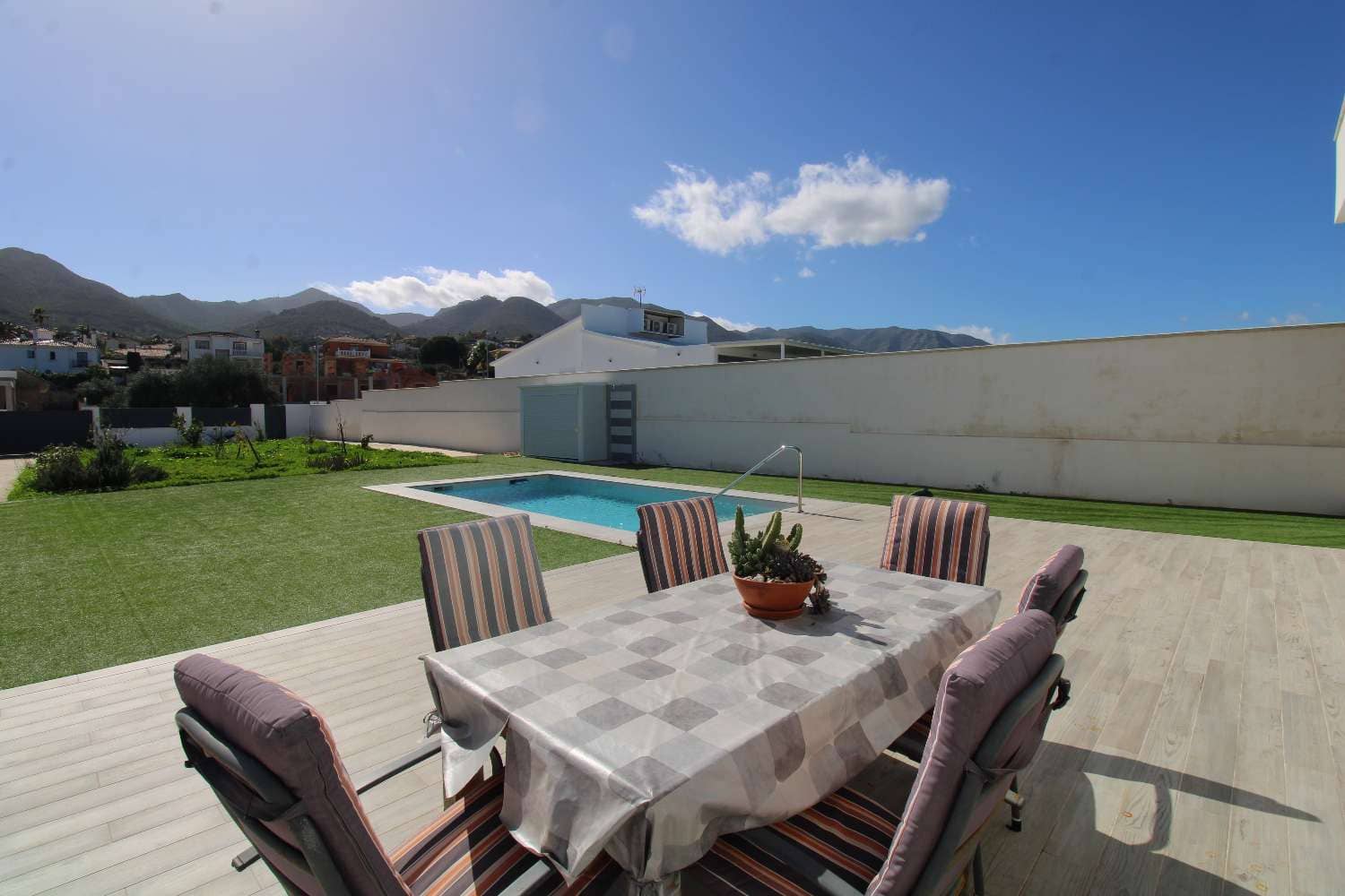 4 soveværelse Villa til salg i Alhaurin de la Torre med swimmingpool - € 810.000 (Ref: 9594600)