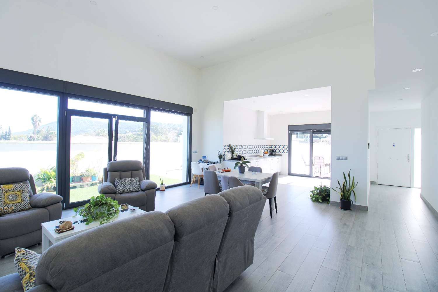 4 soveværelse Villa til salg i Alhaurin de la Torre med swimmingpool - € 810.000 (Ref: 9594600)