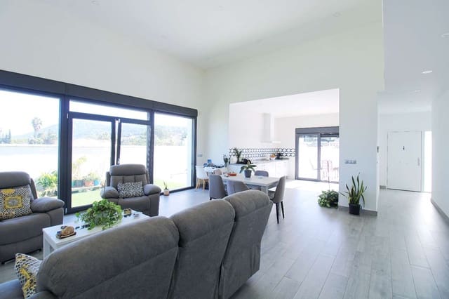 4 soveværelse Villa til salg i Alhaurín de la Torre med swimmingpool - € 810.000 (Ref: 9594600)