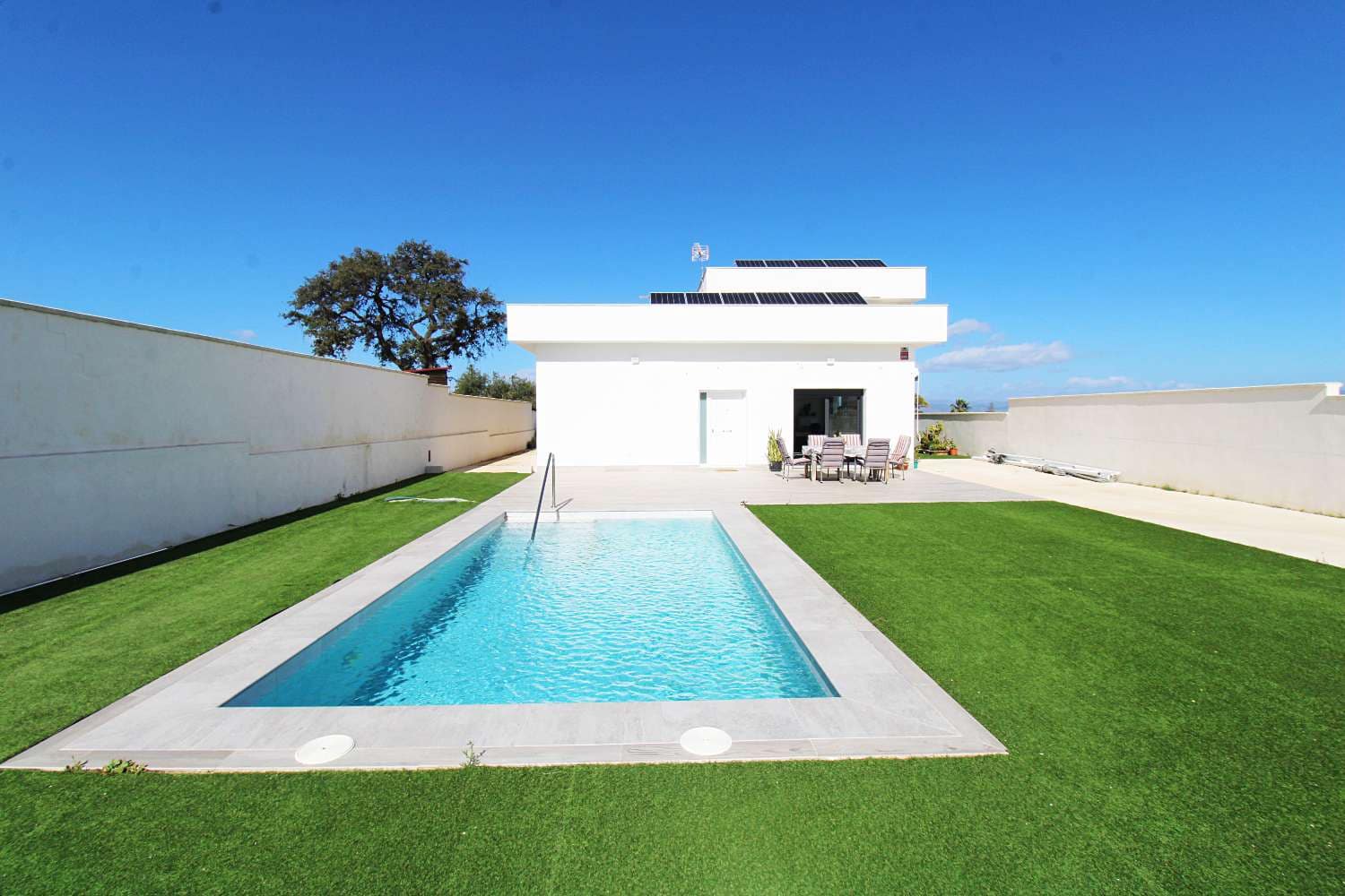 4 soveværelse Villa til salg i Alhaurin de la Torre med swimmingpool - € 810.000 (Ref: 9594600)