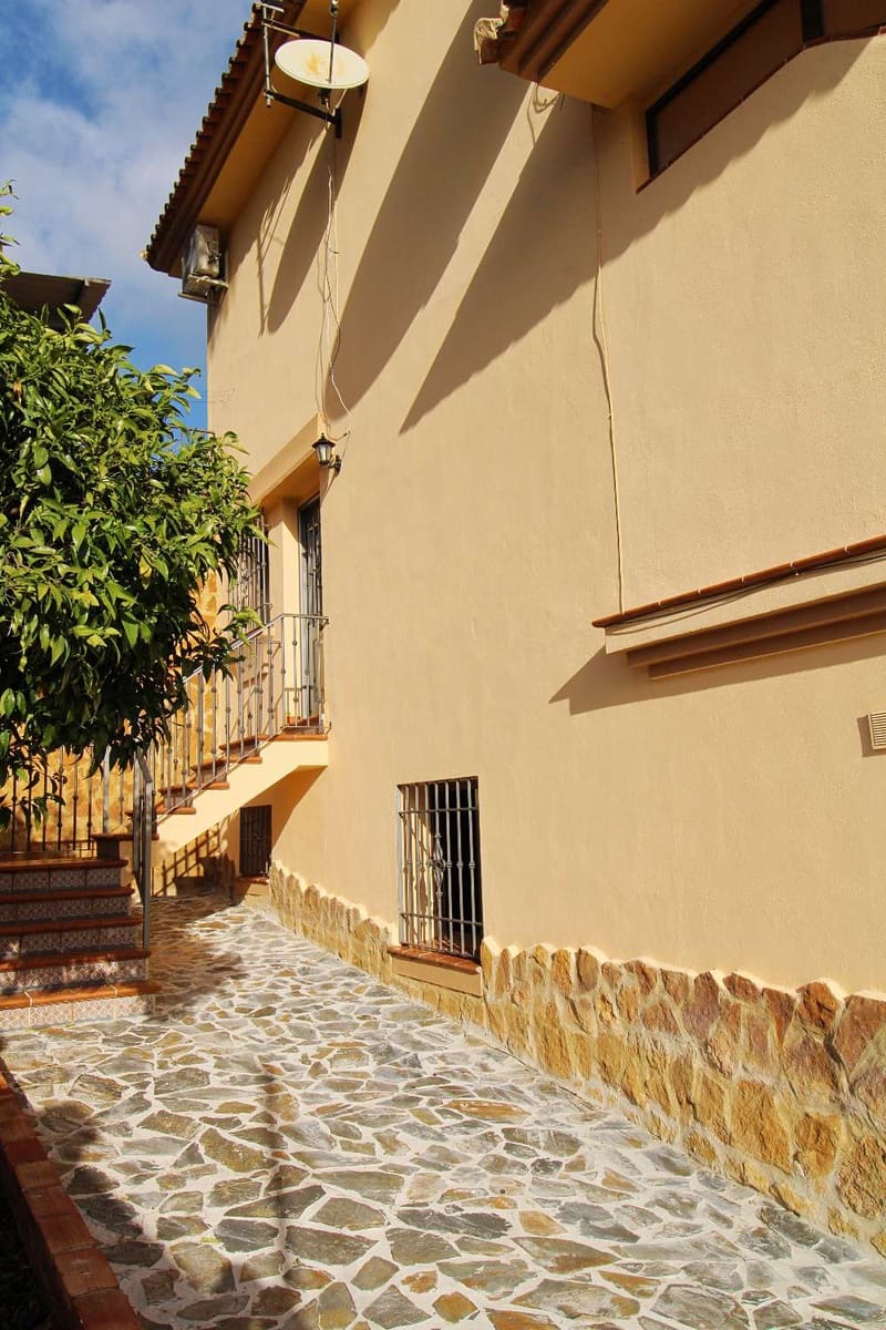 5 slaapkamer Villa te huur in Alhaurin de la Torre met zwembad - € 4.200 (Ref: 9594601)