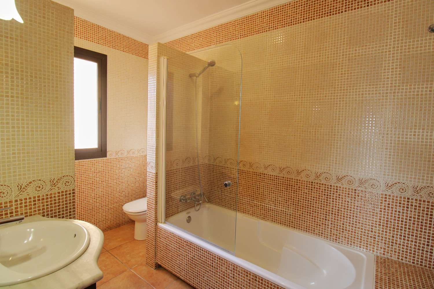 5 slaapkamer Villa te huur in Alhaurin de la Torre met zwembad - € 4.200 (Ref: 9594601)