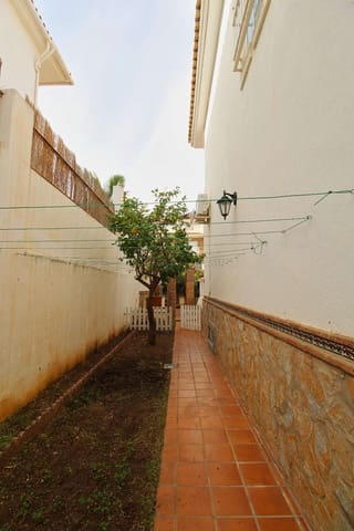 3 Zimmer Doppelhaus zu vermieten in Alhaurín de la Torre mit Pool Garage - 1.600 € (Ref: 9636410)