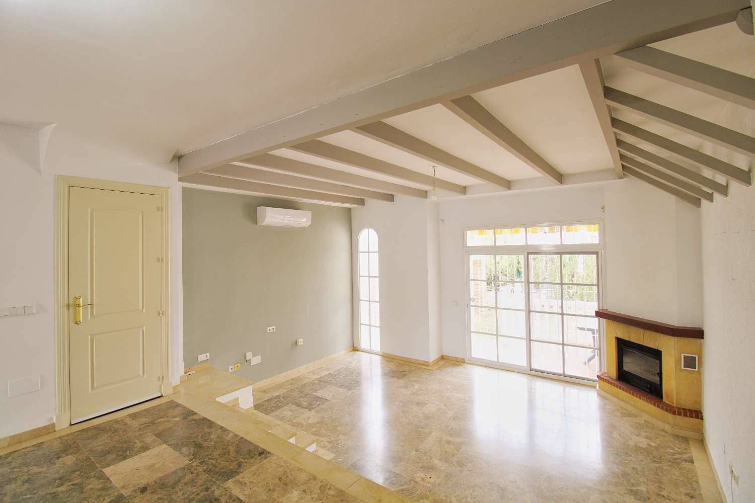 3 camera da letto Villetta Bifamiliare da affittare in Alhaurin de la Torre con piscina garage - 1.600 € (Rif: 9636410)