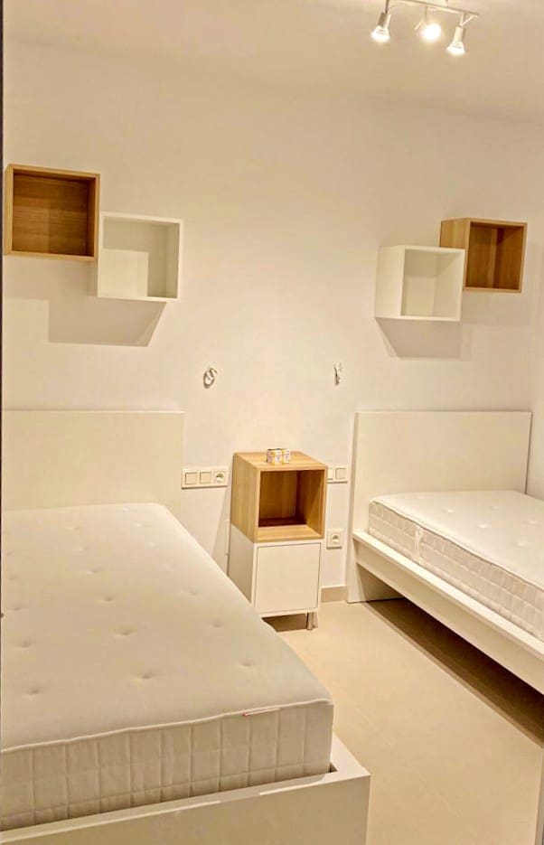 2 soverom Strandleiligheter til leie i Fuengirola med svømmebasseng garasje - € 1 600 (Ref: 9639055)