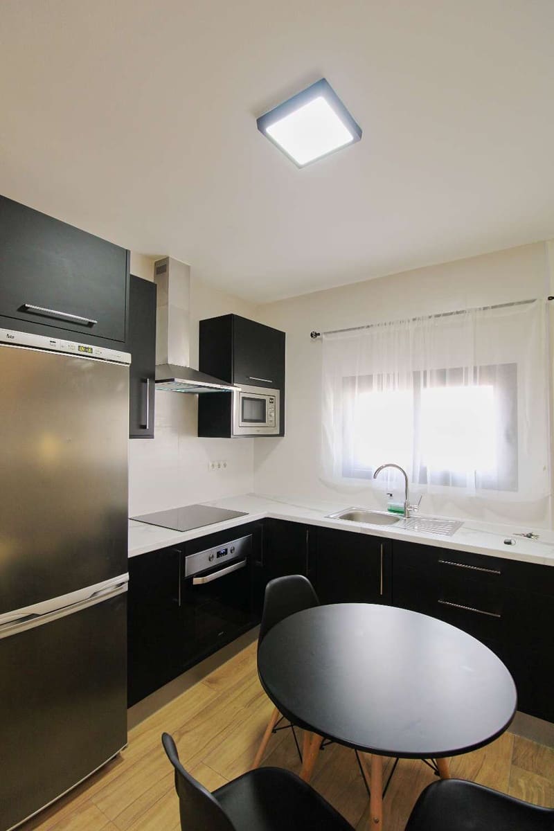 2 Zimmer Wohnung zu vermieten in Alhaurin de la Torre - 1.100 € (Ref: 9665876)