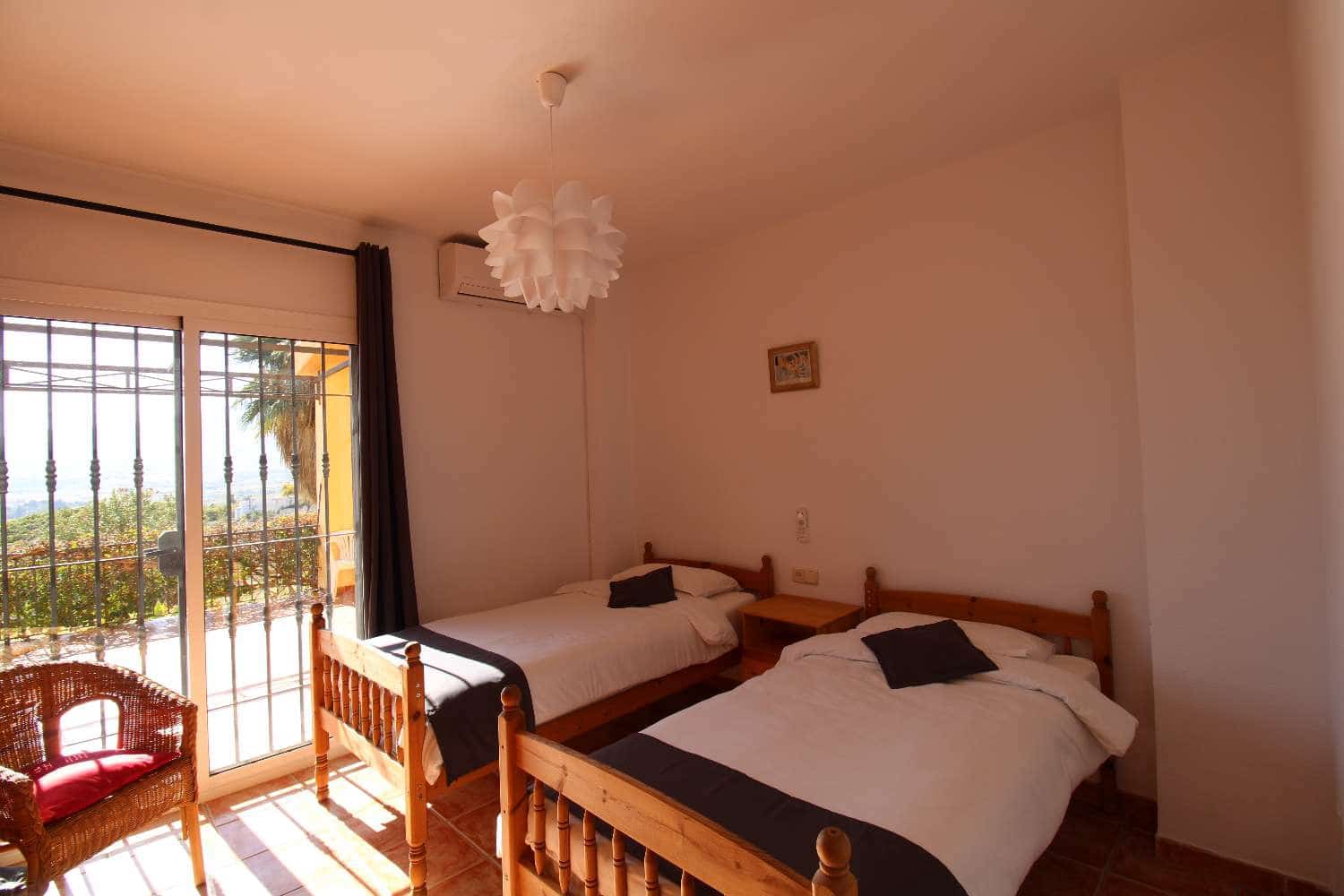 Chalet de 3 habitaciones en Alhaurín de la Torre en venta con piscina - 725.000 € (Ref: 9714469)