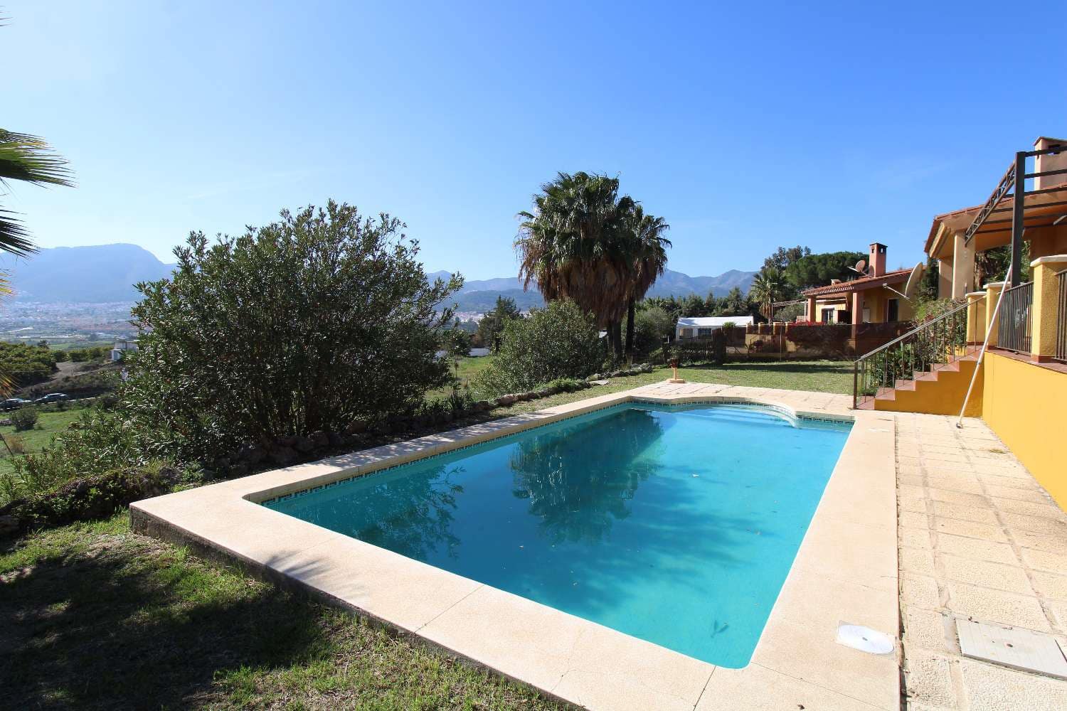 Chalet de 3 habitaciones en Alhaurín de la Torre en venta con piscina - 725.000 € (Ref: 9714469)