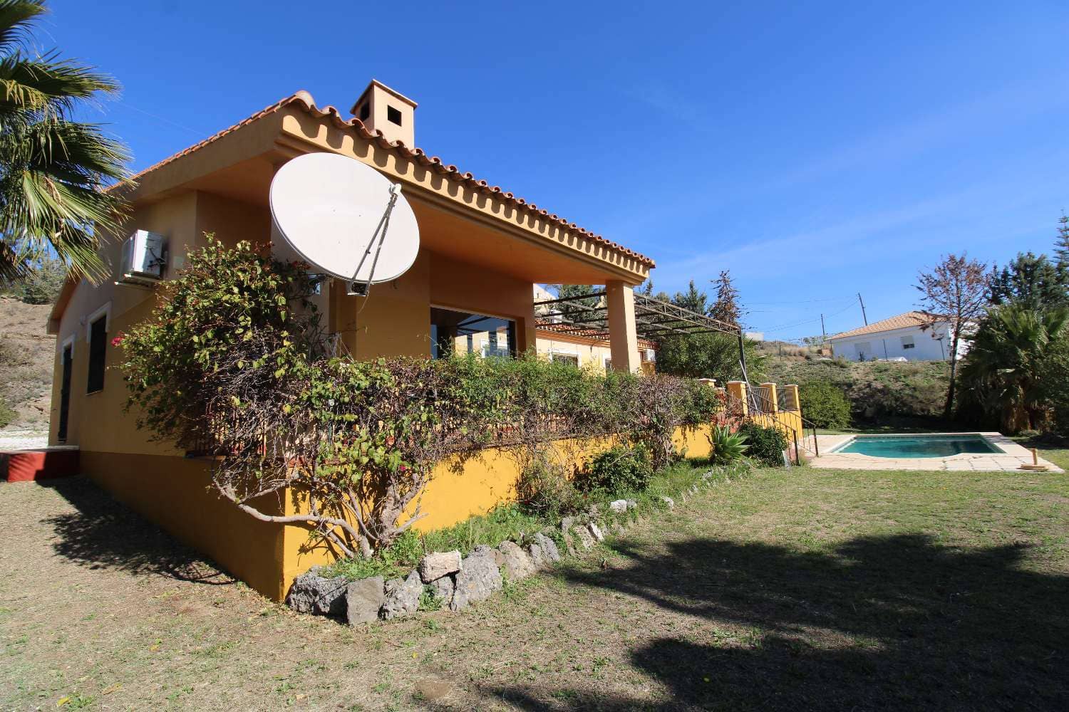 Chalet de 3 habitaciones en Alhaurín de la Torre en venta con piscina - 725.000 € (Ref: 9714469)