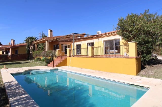 Chalet de 3 habitaciones en Alhaurín de la Torre en venta con piscina - 725.000 € (Ref: 9714469)