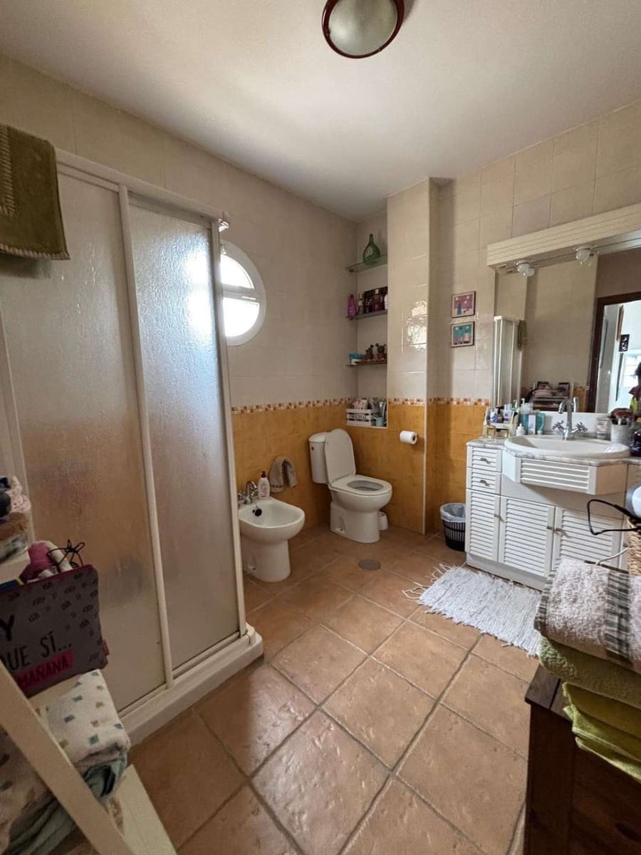 4 bedroom Villa for sale in Alhaurin de la Torre with pool - € 720,000 (Ref: 9731650)