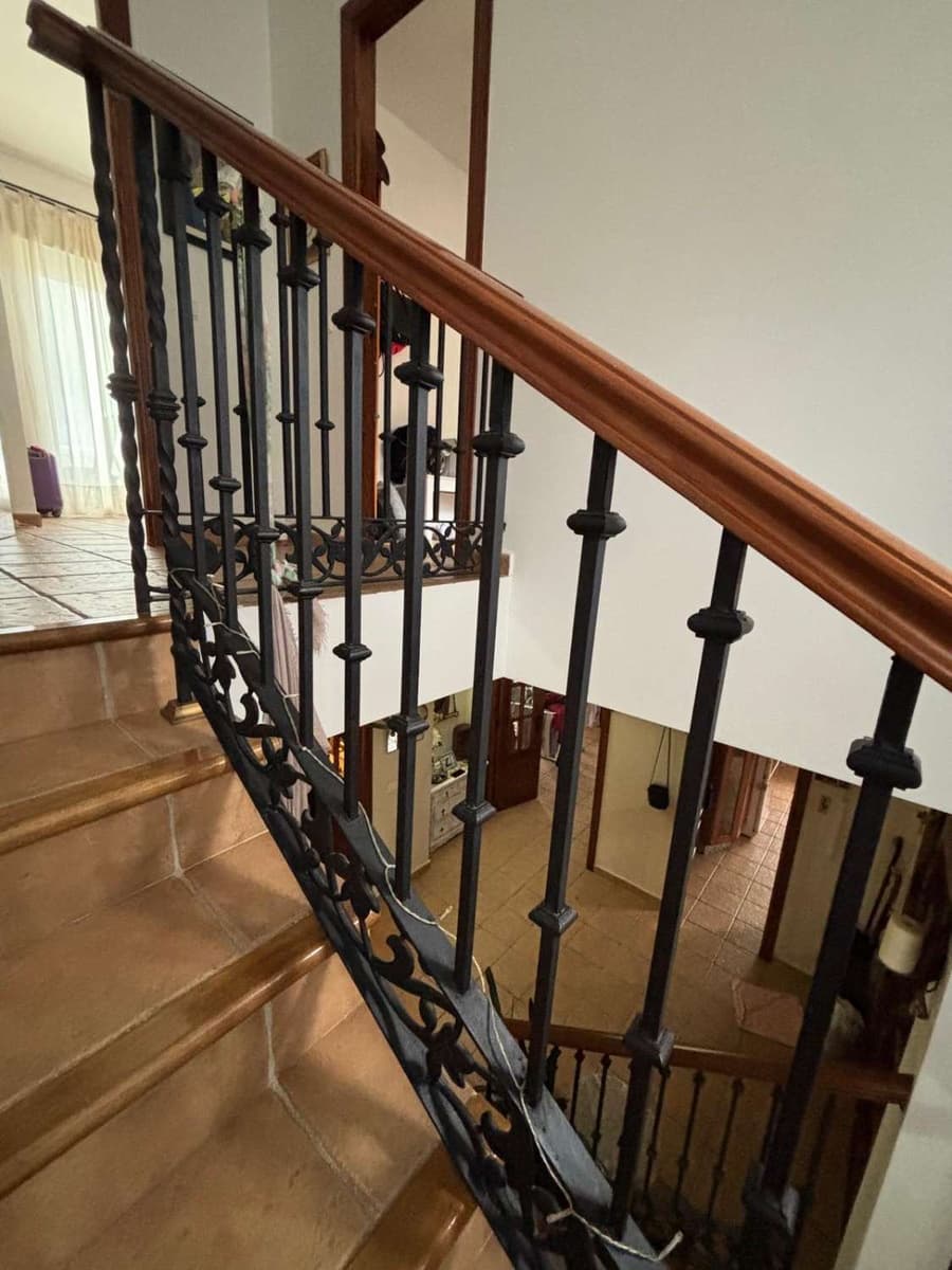 4 bedroom Villa for sale in Alhaurin de la Torre with pool - € 720,000 (Ref: 9731650)