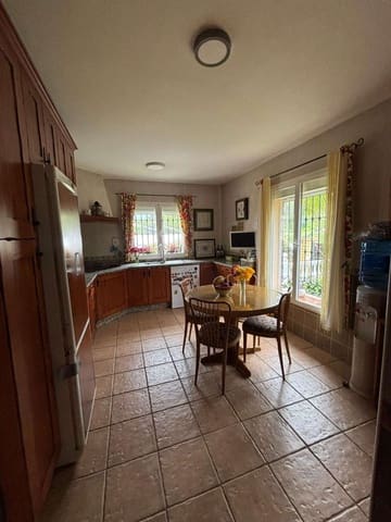 4 bedroom Villa for sale in Alhaurín de la Torre with pool - € 720,000 (Ref: 9731650)