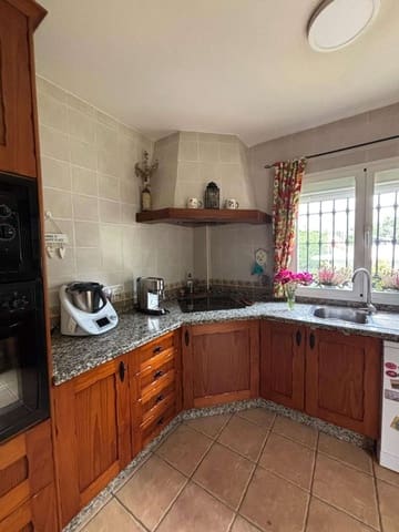 4 bedroom Villa for sale in Alhaurín de la Torre with pool - € 720,000 (Ref: 9731650)