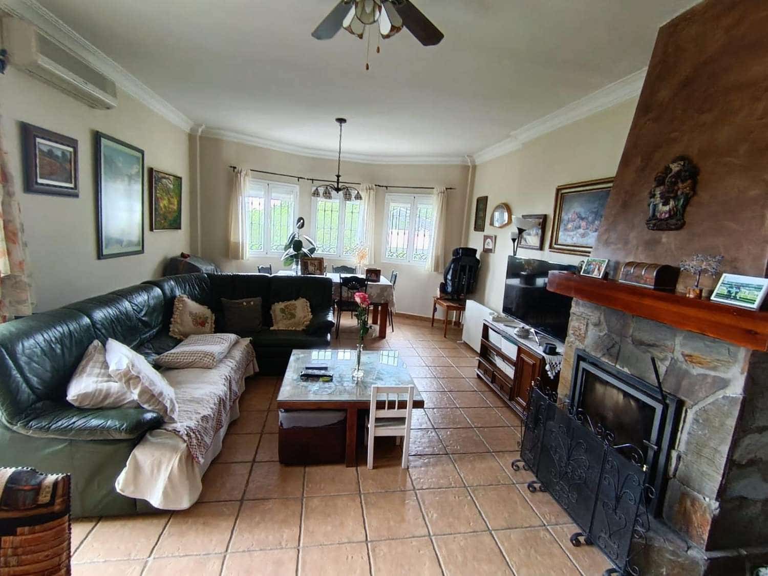 4 bedroom Villa for sale in Alhaurin de la Torre with pool - € 720,000 (Ref: 9731650)