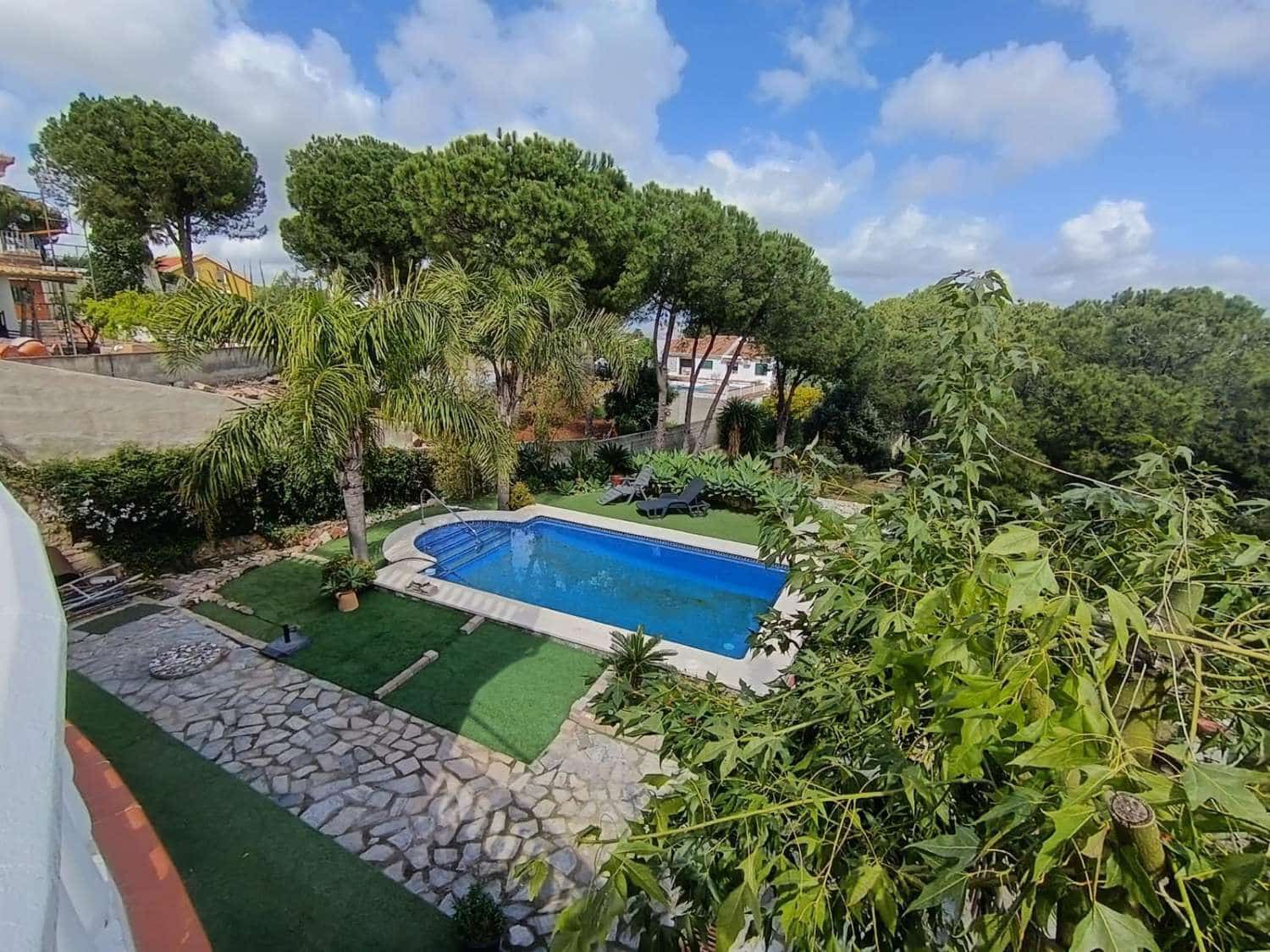 4 bedroom Villa for sale in Alhaurin de la Torre with pool - € 720,000 (Ref: 9731650)