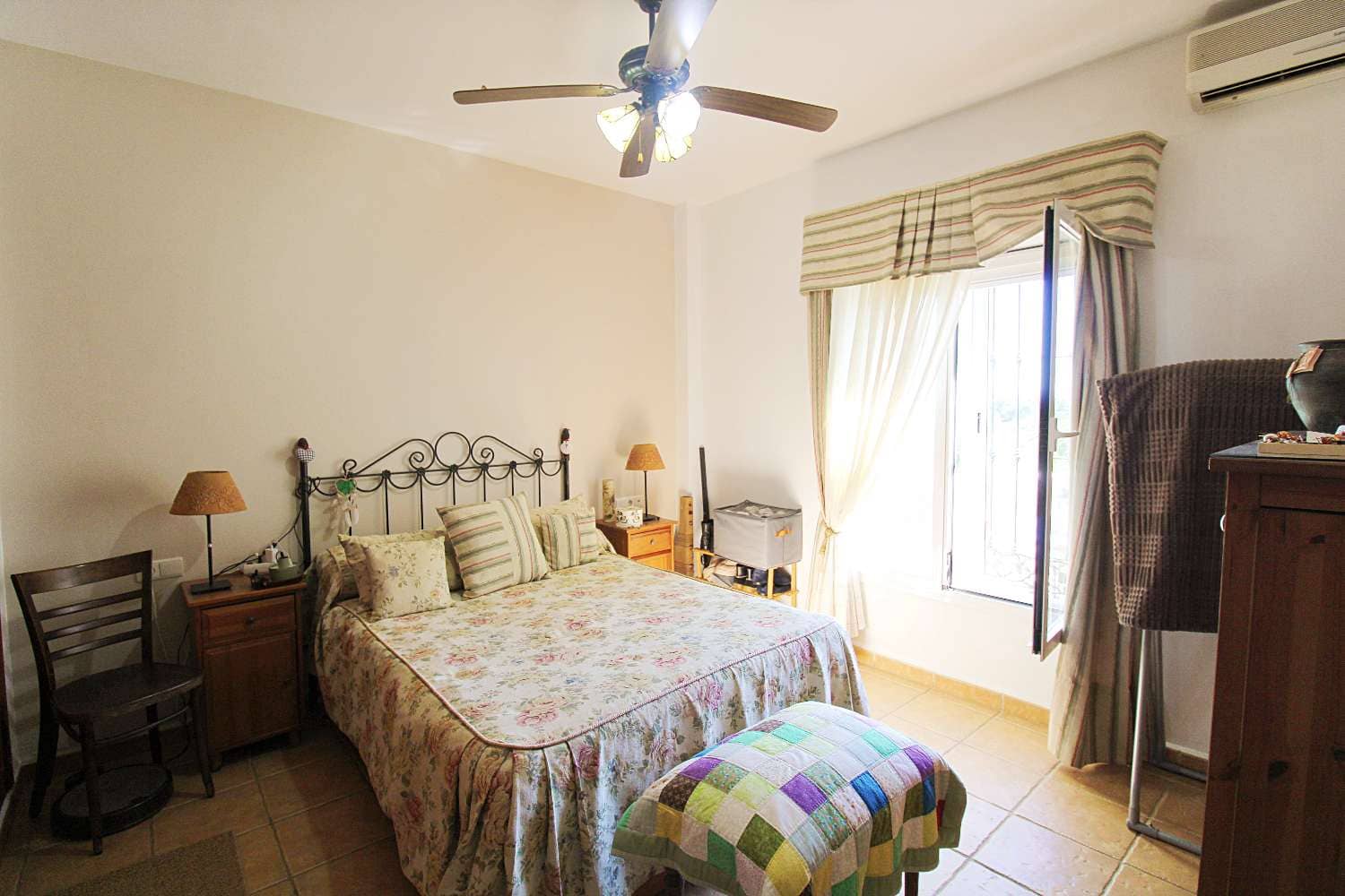 4 bedroom Villa for sale in Alhaurin de la Torre with pool - € 720,000 (Ref: 9731650)