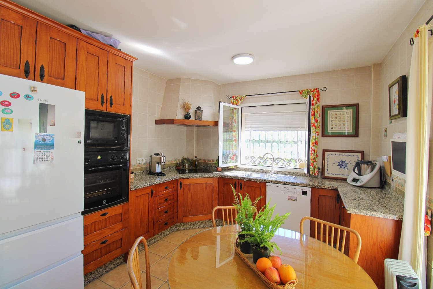 4 bedroom Villa for sale in Alhaurin de la Torre with pool - € 720,000 (Ref: 9731650)