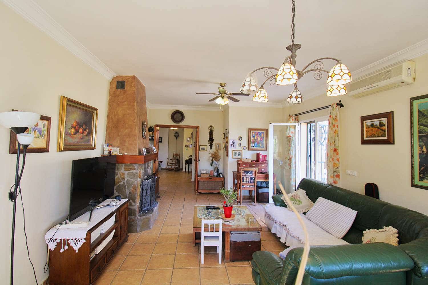 4 bedroom Villa for sale in Alhaurin de la Torre with pool - € 720,000 (Ref: 9731650)