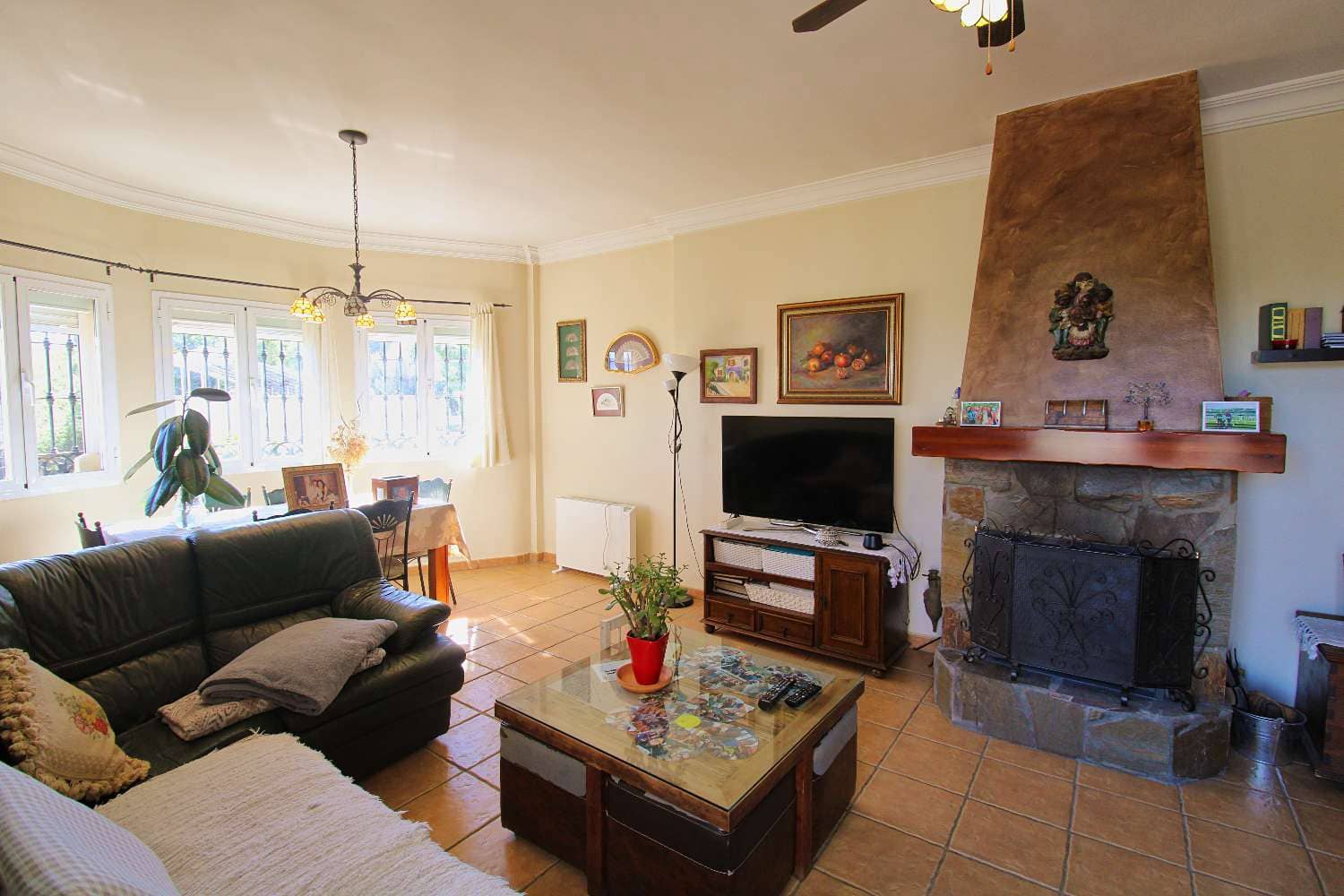 4 bedroom Villa for sale in Alhaurin de la Torre with pool - € 720,000 (Ref: 9731650)