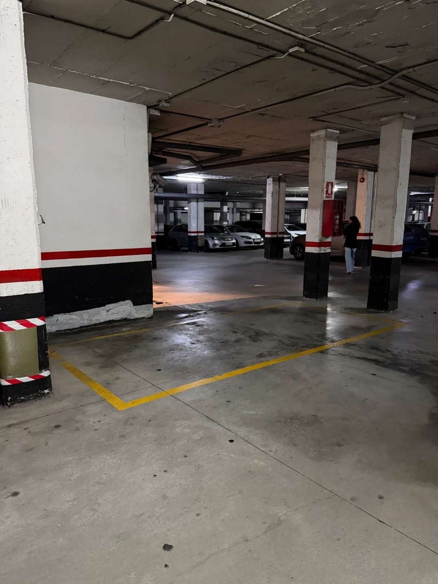 Garasje til salgs i Malaga by - € 16 500 (Ref: 9796128)