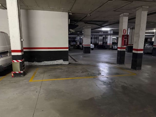 Garasje til salgs i Ciudad Jardín, Málaga by - € 16 500 (Ref: 9796128)