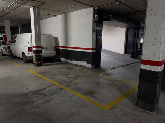 Garasje til salgs i Ciudad Jardín, Málaga by - € 16 500 (Ref: 9796128)