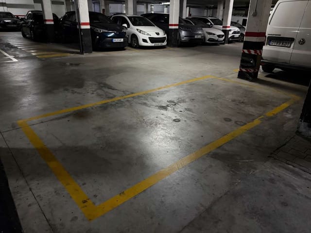 Garasje til salgs i Ciudad Jardín, Málaga by - € 16 500 (Ref: 9796128)