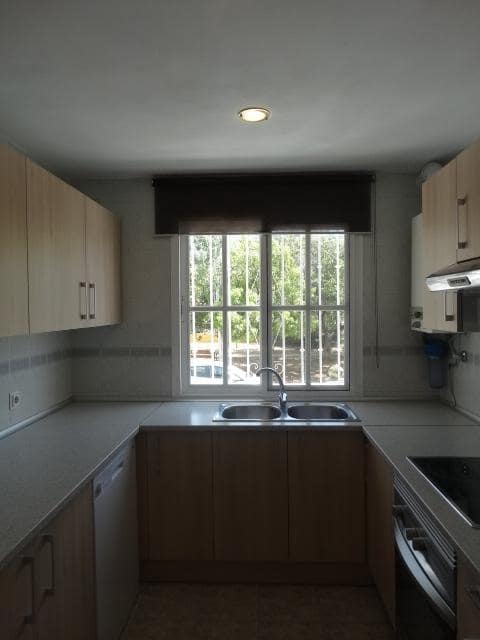 3 sovrum Radhus att hyra i Alhaurin de la Torre med pool garage - 1 000 € (Ref: 980656)