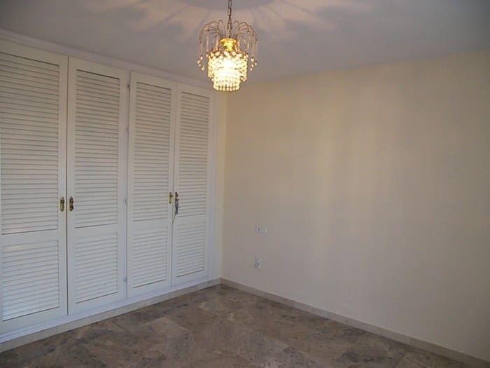 3 sovrum Radhus att hyra i Alhaurin de la Torre med pool garage - 1 000 € (Ref: 980656)