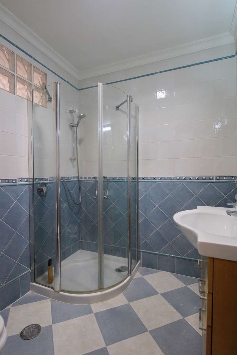 5 soveværelse Villa til leje i Malaga by med swimmingpool garage - € 4.500 (Ref: 9848982)