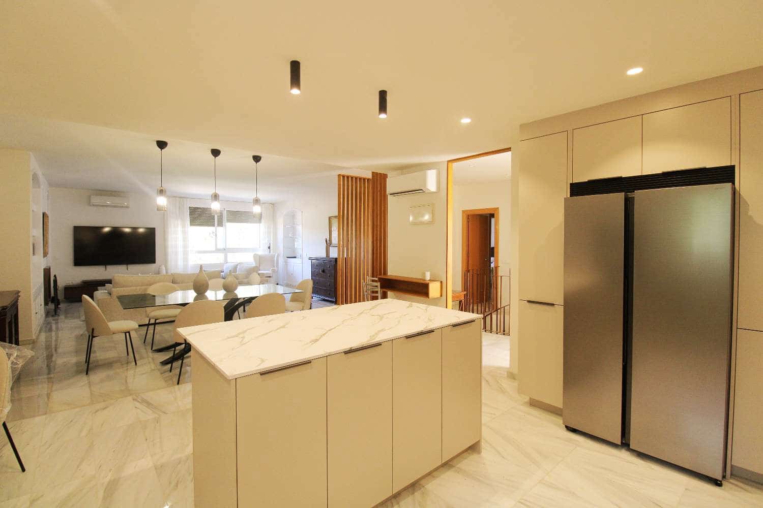 5 soveværelse Villa til leje i Malaga by med swimmingpool garage - € 4.500 (Ref: 9848982)