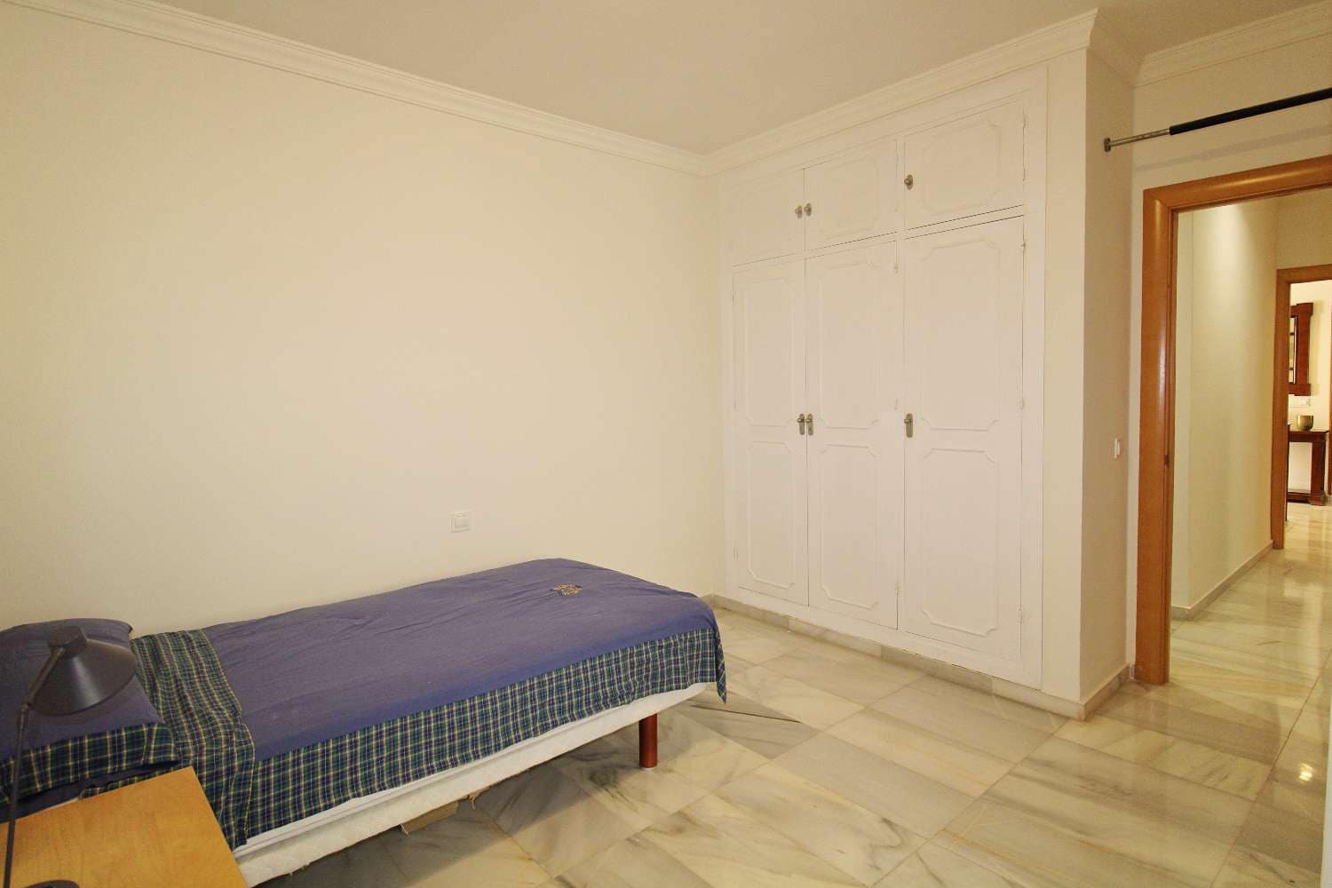 5 soveværelse Villa til leje i Malaga by med swimmingpool garage - € 4.500 (Ref: 9848982)