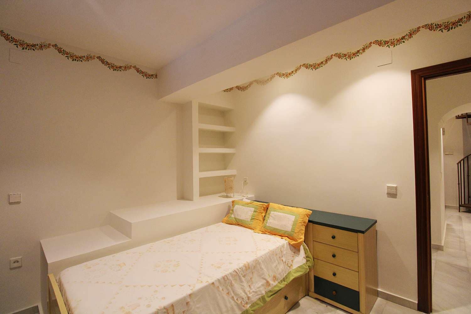 5 soveværelse Villa til leje i Malaga by med swimmingpool garage - € 4.500 (Ref: 9848982)