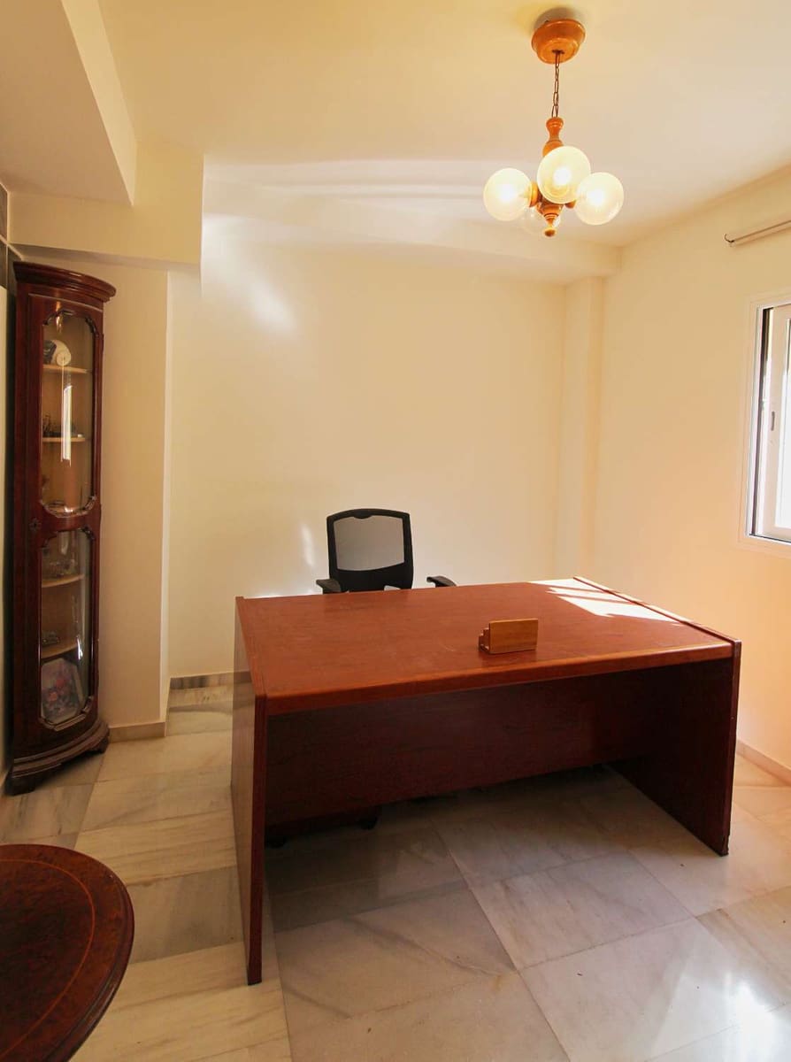 5 soveværelse Villa til leje i Malaga by med swimmingpool garage - € 4.500 (Ref: 9848982)