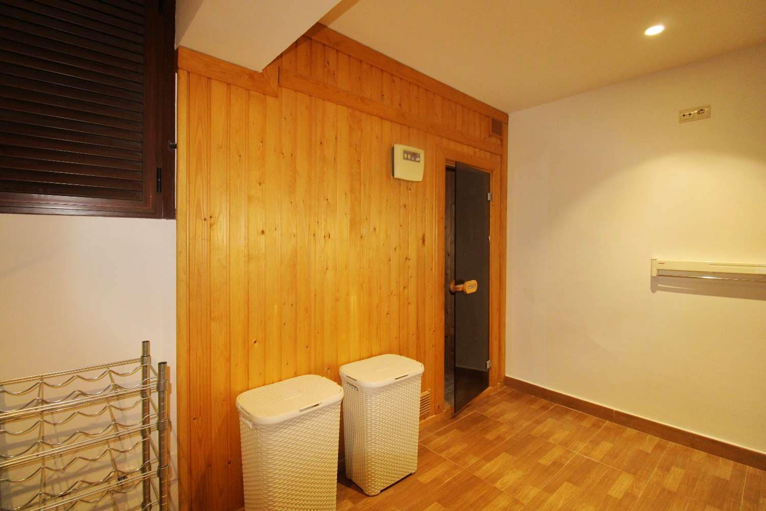5 soveværelse Villa til leje i Malaga by med swimmingpool garage - € 4.500 (Ref: 9848982)