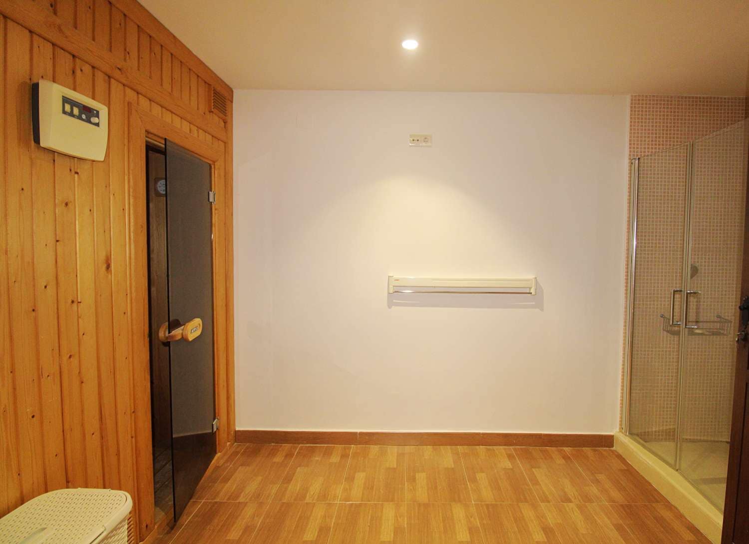 5 soveværelse Villa til leje i Malaga by med swimmingpool garage - € 4.500 (Ref: 9848982)