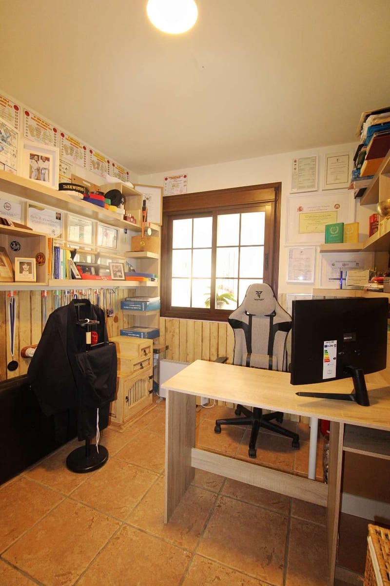 3 bedroom Apartment for rent in Alhaurin de la Torre with garage - € 1,400 (Ref: 9859045)