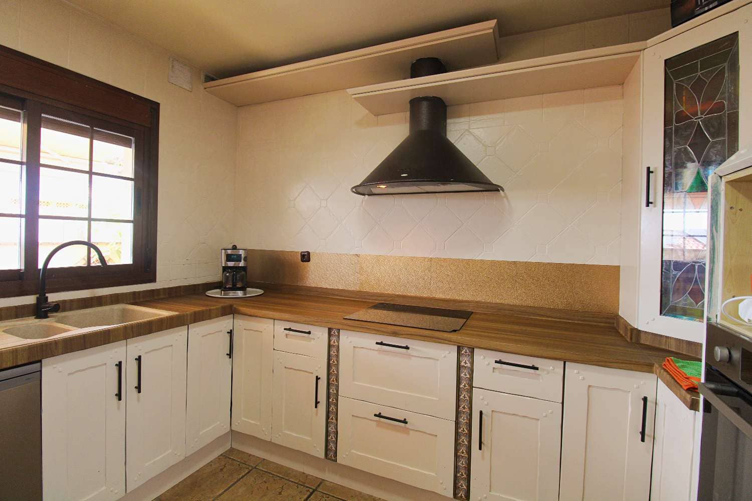 3 bedroom Apartment for rent in Alhaurin de la Torre with garage - € 1,400 (Ref: 9859045)