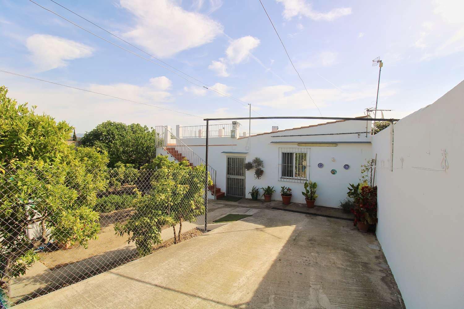 2 bedroom Finca/Country House for rent in Alhaurin de la Torre with garage - € 800 (Ref: 9859046)
