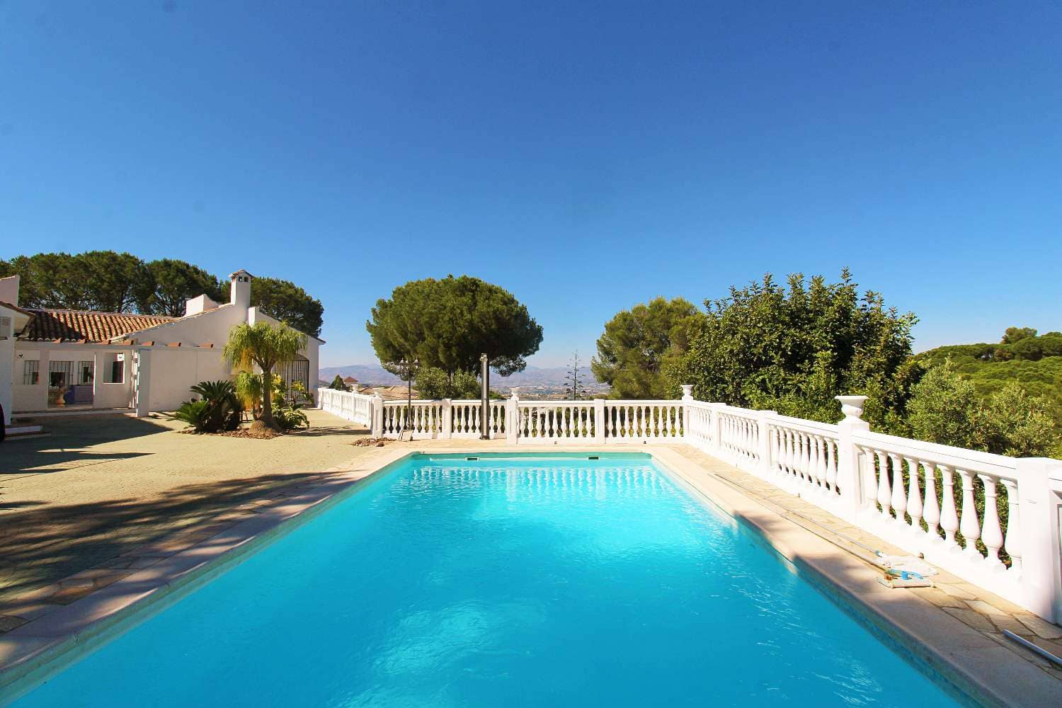 3 soverom Villa til salgs i Alhaurin de la Torre med svømmebasseng - € 675 000 (Ref: 9863999)