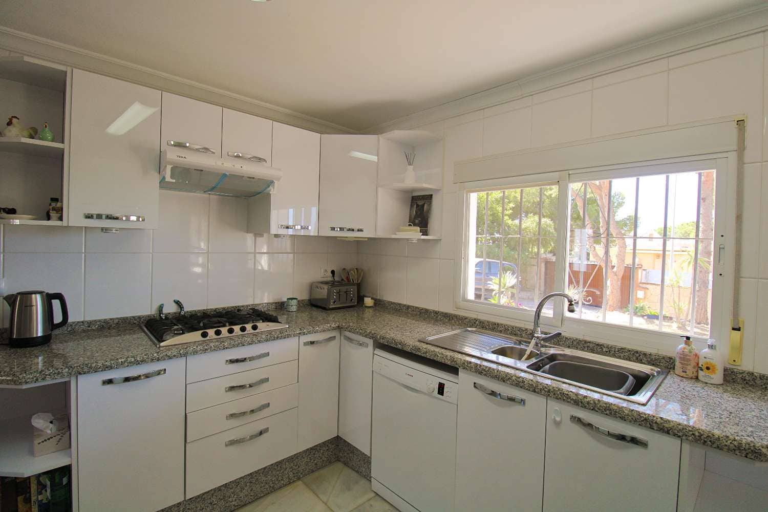 3 soverom Villa til salgs i Alhaurin de la Torre med svømmebasseng - € 675 000 (Ref: 9863999)